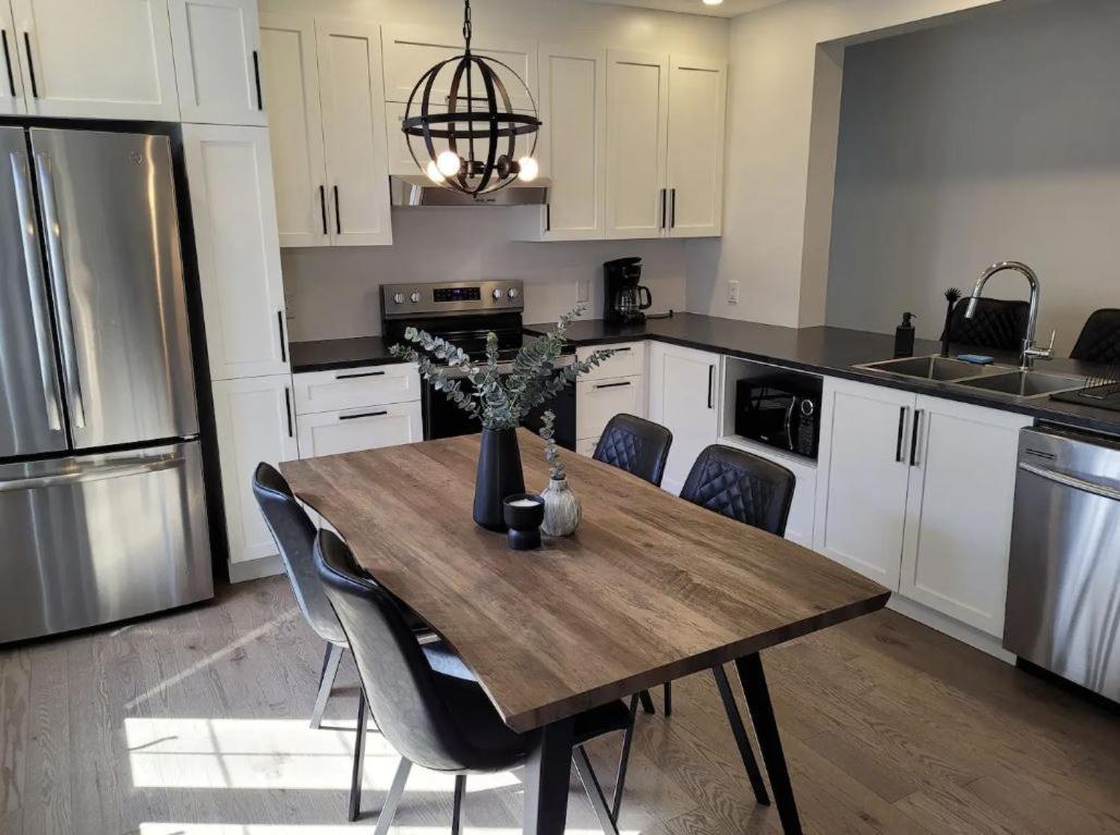 Free Parking, Beautiful 4 1/2- 2 Bedroom Apartment Montreal Exteriér fotografie
