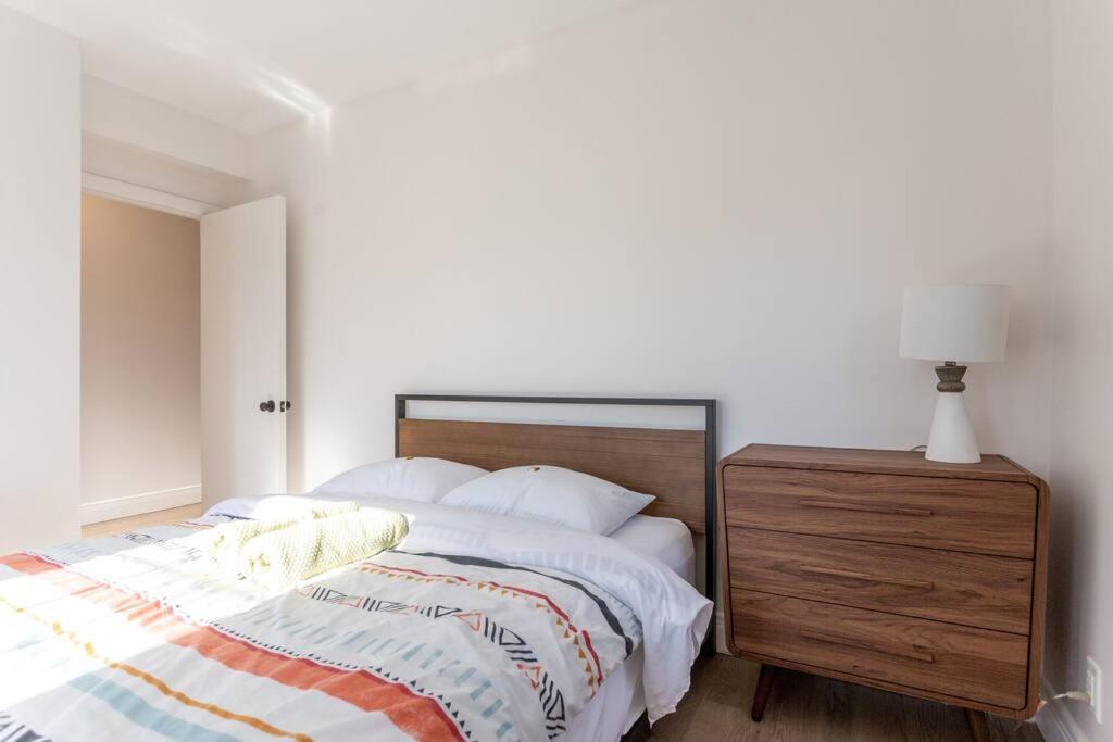 Free Parking, Beautiful 4 1/2- 2 Bedroom Apartment Montreal Exteriér fotografie